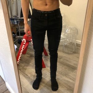 Zara ripped skinny jeans sz 31